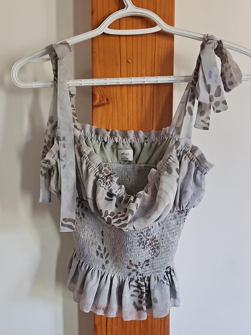 Wilfred Sage Smocked Tie-Shoulder Crop Top